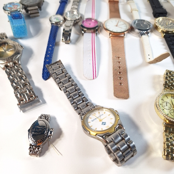 Mixed Watch Lot Mens Womens Digital Analog Untested - Picture 7 of 9